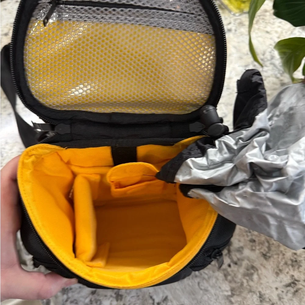 Kata C-56 Camera/Videocamera waterproof professional bag